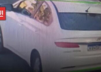 Casal com bebê tem carro roubado por bandido armado, em Campos