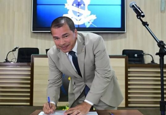 Frederico Paes assume a Prefeitura de Campos por 10 dias