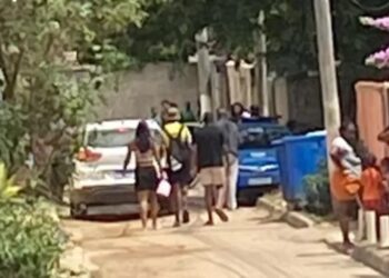 Jovem é encontrado morto dentro de caçamba de lixo em Búzios