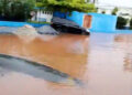 Em 15 minutos de chuva, Rio das Ostras para: bairros alagados e shopping inundado