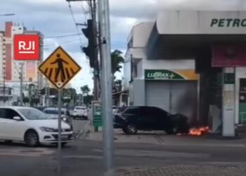 Bomba de combustível explode ao ser atingida por carro em acidente na 28 de Março
