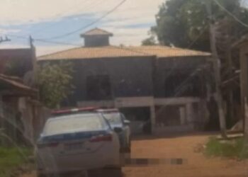 Homem morre durante tiroteio entre facções rivais em Cabo Frio