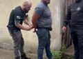 Médico cardiologista é preso em flagrante por maus-tratos à animais, após polícia encontrar cães mortos em freezer, em Arraial do Cabo