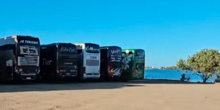 Justiça restabelece taxa de cobrança no valor de R$ 2.500,00 para entrada de ônibus de turismo em Cabo Frio