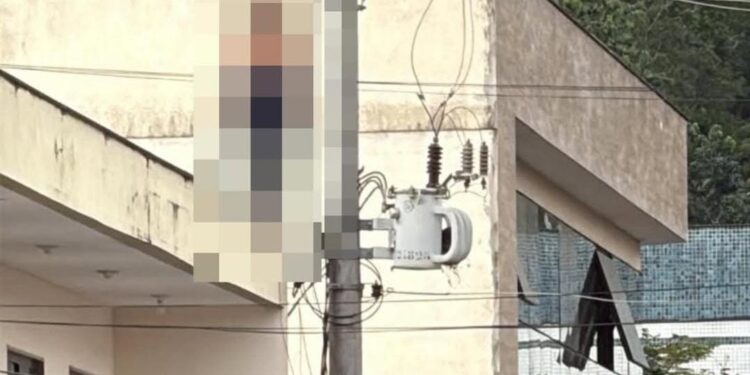 Mulher é resgatada após três horas ameaçando se jogar de laje