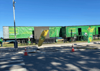 Caravana de futebol feminino chega com oficinas, jogos e histórias inspiradoras