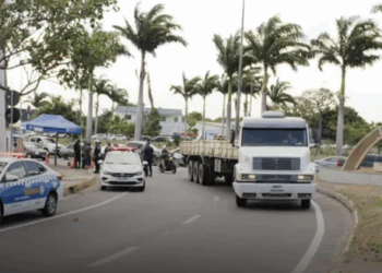 Justiça suspende proibição e libera circulação de caminhões pesados em área urbana