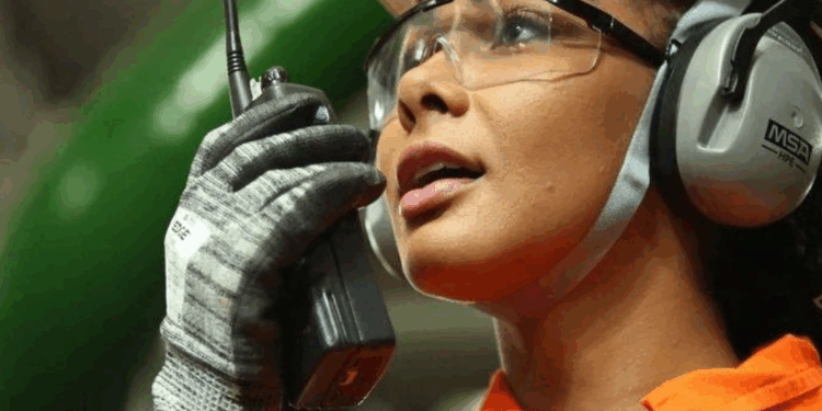 Petrobras abre concurso offshore exclusivo para mulheres