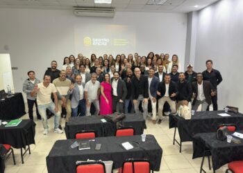 Capacitação empresarial leva auditório ao limite e inspira empreendedores