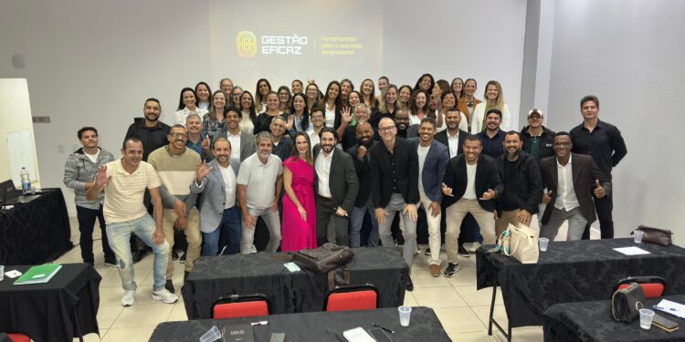 Capacitação empresarial leva auditório ao limite e inspira empreendedores