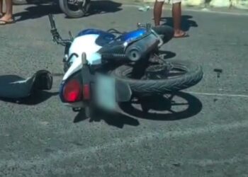 Motoboy fica ferido em colisão