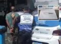 Homem é preso após ameaçar companheira com faca em via movimentada