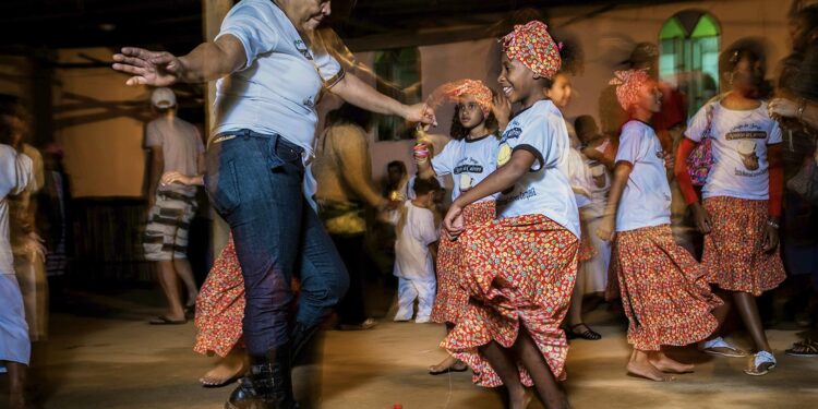 Festival Raízes leva ancestralidade à Região dos Lagos