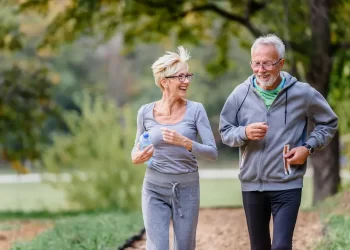 Servidores 50+ ganham atenção especial com cursos, dança e auriculoterapia em Macaé
