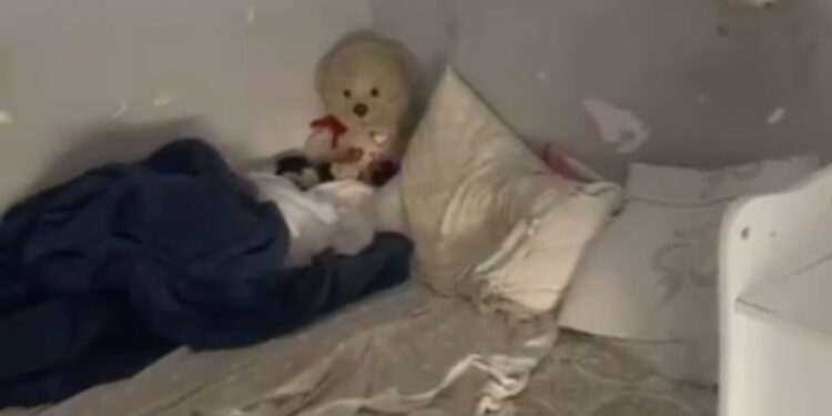 Sem escola, saúde e convivência: menina de 6 anos é resgatado de cárcere privado