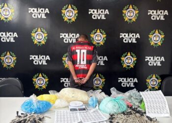 Tonel enterrado revela grande estoque de drogas do CV