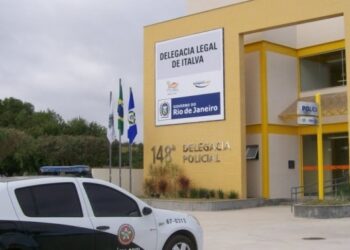 Polícia prende dupla acusada de amarrar e roubar casal de idosos durante assalto