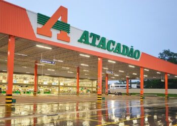 Supermercado é interditado após suspeita de contaminação