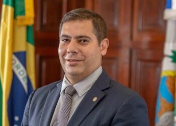 Prefeito de Cabo Frio impõe prazo para acabar com contratações por indicação