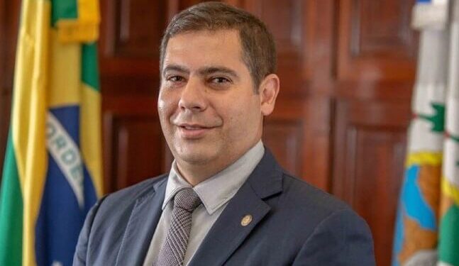 Prefeito de Cabo Frio impõe prazo para acabar com contratações por indicação