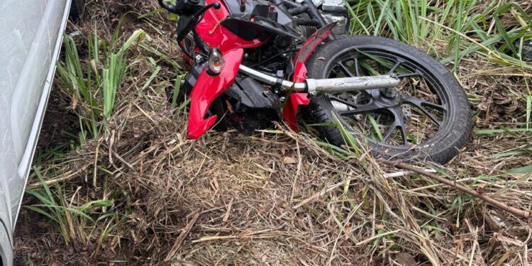 Dois jovens ficam feridos em grave acidente na RJ-146 em Bom Jardim