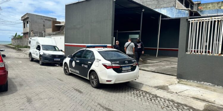 Ação conjunta combate furtos de água e leva dois à delegacia em Rio das Ostras