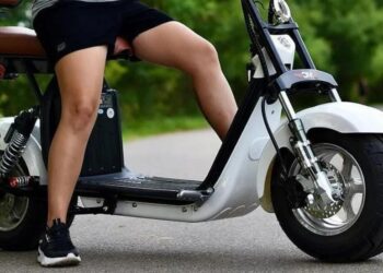 Proprietários de motos e ciclomotores elétricos têm até o fim de 2025 para regularizar veículos