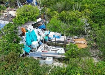 Operação em Cabo Frio notifica comerciantes por uso irregular de área ambiental na Praia das Conchas