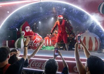 Caravana da Coca-Cola traz a magia do Natal dia 19