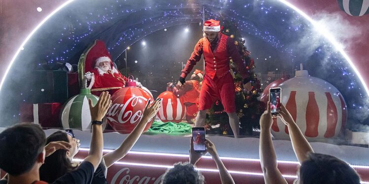 Caravana da Coca-Cola traz a magia do Natal dia 19