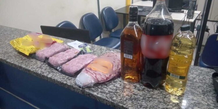 Homem é preso em flagrante após tentar furtar produtos de um supermercado
