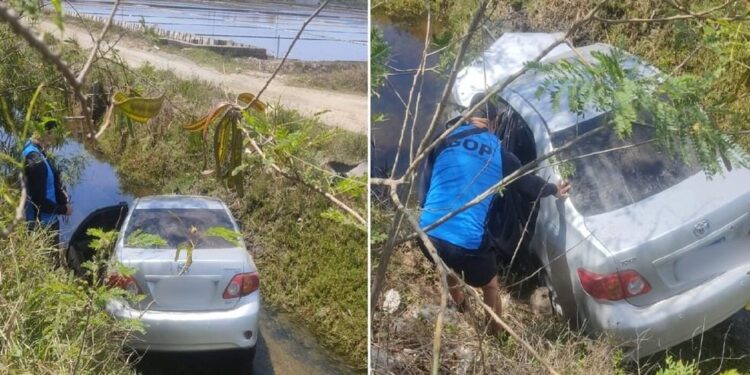 Motorista fica gravemente ferido após carro capotar e cair em área particular na Praia do Siqueira