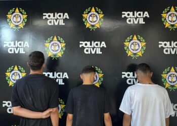 Três presos em operação que desmantela base do tráfico em área residencial