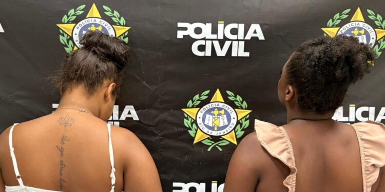 Adolescente atropela idosa com bicicleta elétrica e ambos se ferem