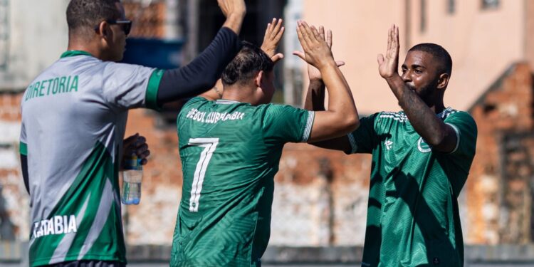 Basquete, frescobol e corrida movimentam o fim de semana