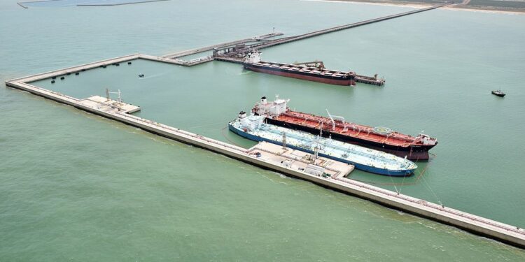 TCU aponta falhas e prejuízo público em operação ligada ao porto do Açu