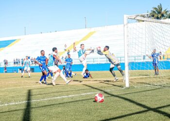 Macaé empata com o Goytacaz no jogo de ida da final da Série B2