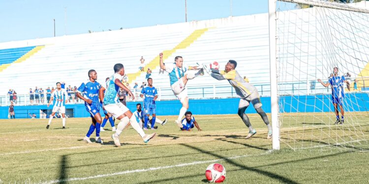 Macaé empata com o Goytacaz no jogo de ida da final da Série B2
