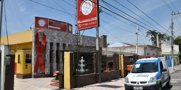 No Dia Mundial de Luta Contra a Aids, associação faz alerta urgente