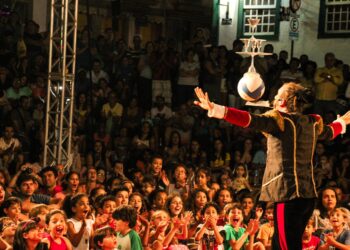 Festival Um Dia de Circo chega à Região dos Lagos com cortejo, oficina e espetáculo gratuito