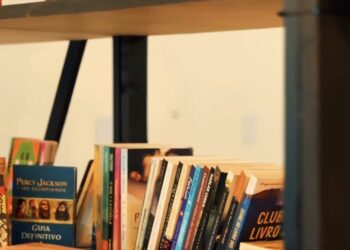 Livro bom é livro compartilhado: Sebo Cultural doa 4.500 livros