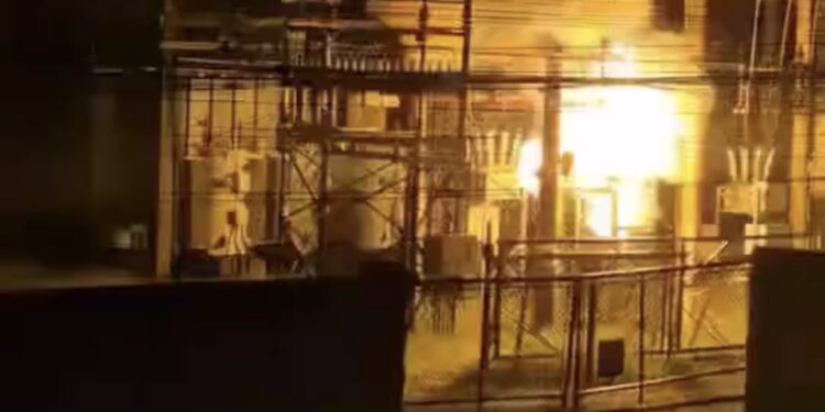 Subestação da Enel explode e interrompe fornecimento de energia no Mataruna