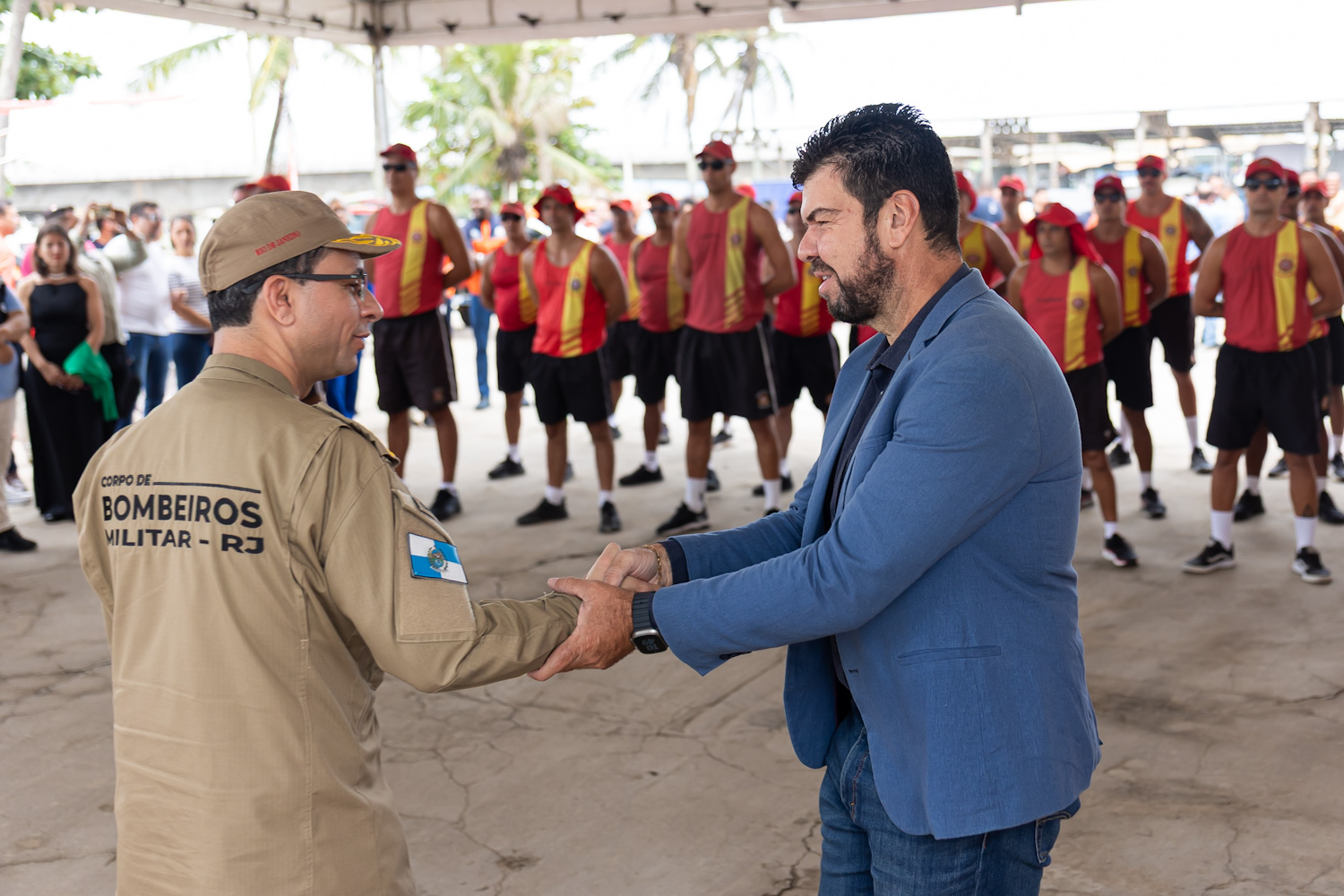 Bombeiros ganham reforço para resgates no mar