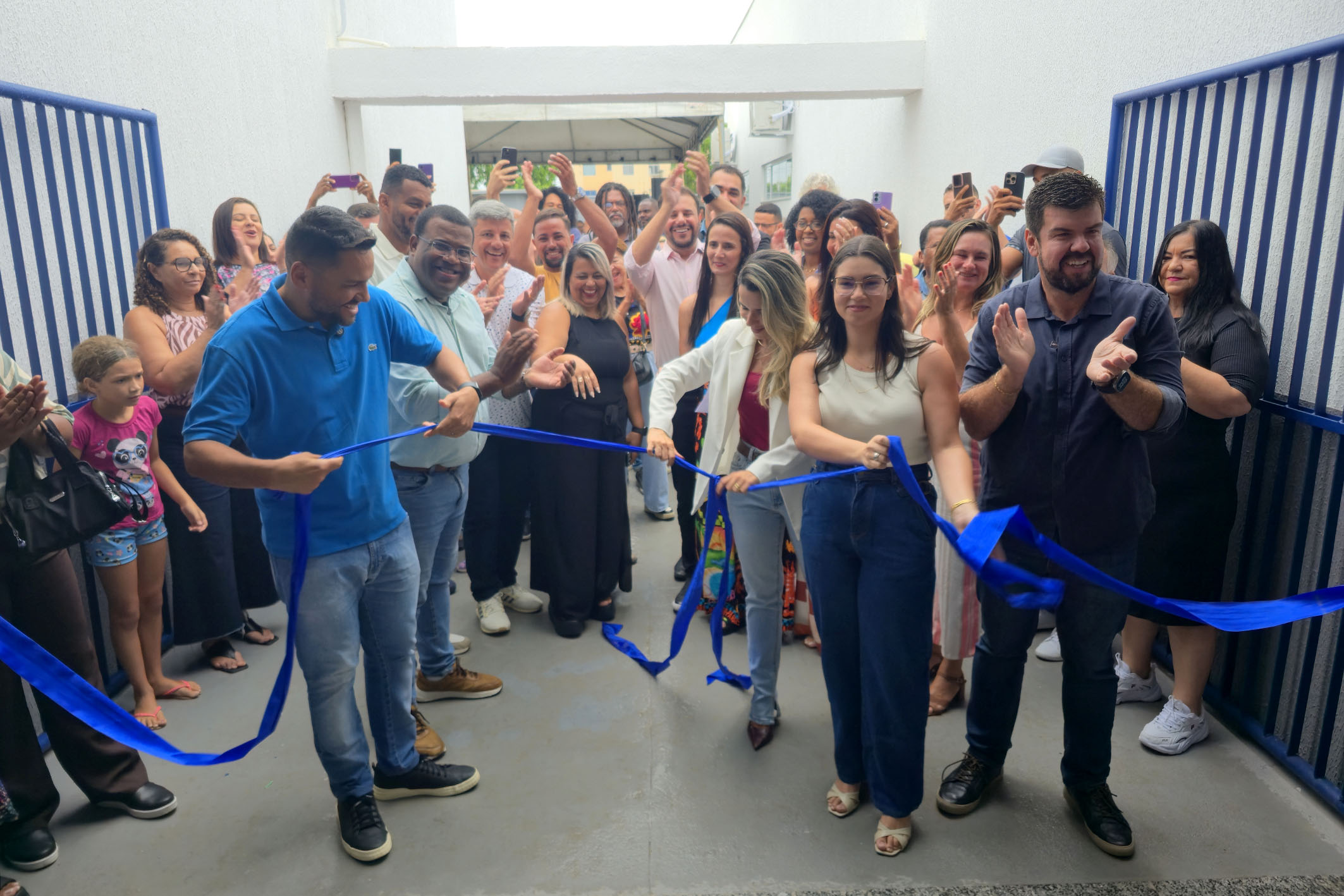 Prefeitura inaugura nova escola no Bosque Azul