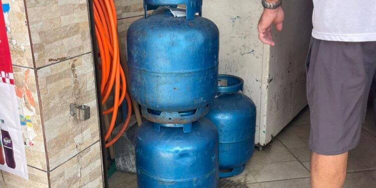 Ação da Polícia Civil contra venda irregular de gás termina com três presos