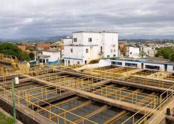 Reparo em tubulação deixa regiões sem água nesta segunda