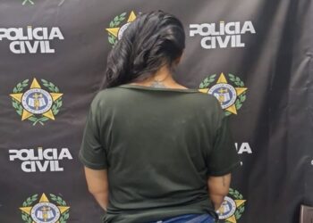 Vulgo “Monicão” é presa por tráfico de drogas em Macaé