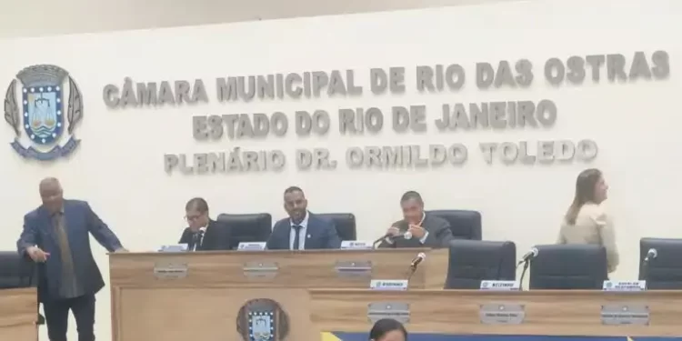 Vereadores aprovam criação de secretarias e empréstimo milionário