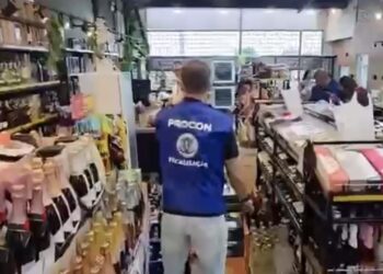 Operação Salus apreende mais de 330 litros de bebidas alcoólicas irregulares