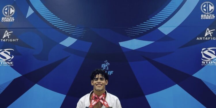 Jovem atleta é o segundo melhor do mundo no jiu-jitsu juvenil
